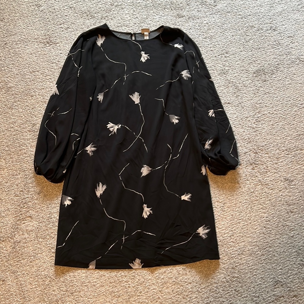 Black sheath dress with white/gray flower detail